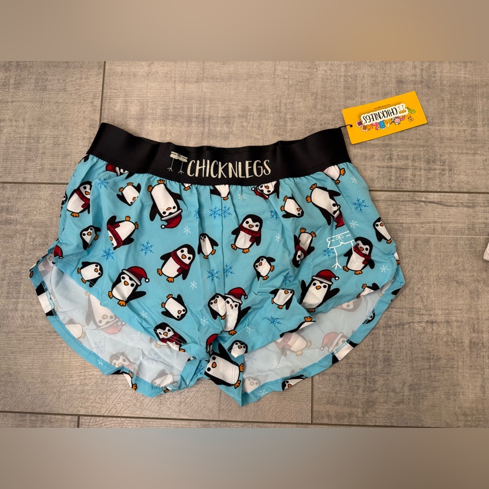 NWT Women’s CHICKNLEGS Penguin 1.5” Split Running Shorts XXS